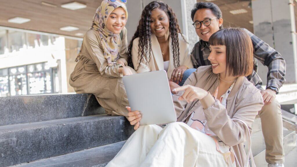 Jak skutecznie motywować pracowników w różnym wieku Jak skutecznie motywować pracowników w różnym wieku