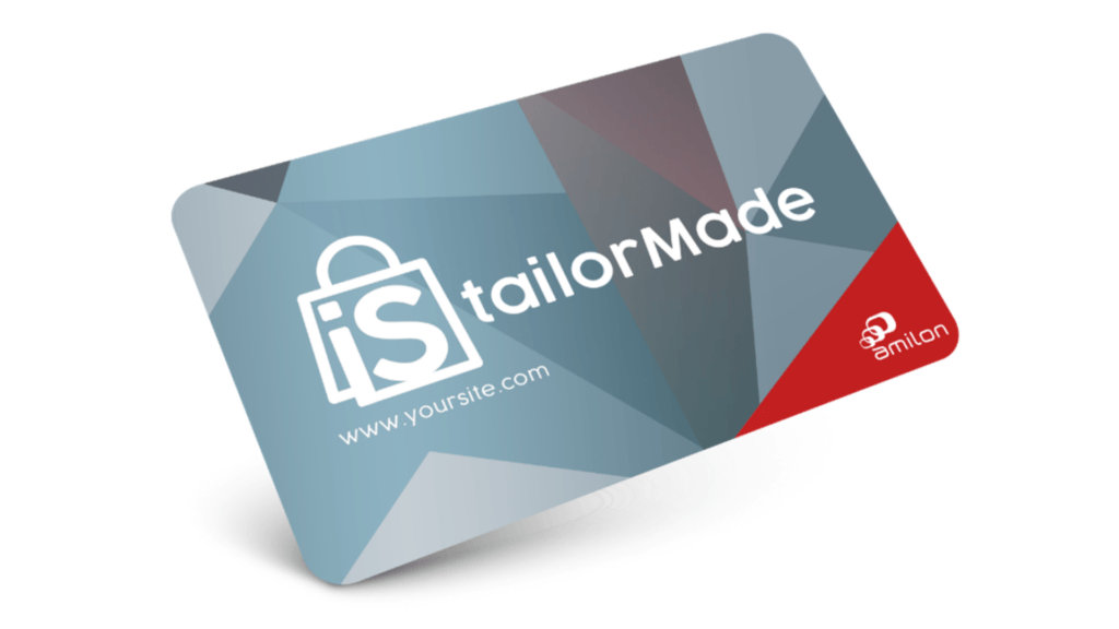 Cos'è ideaShopping Tailor Made: la piattaforma reward e incentive su misura per le aziende iS Tailor Made è la declinazione su misura di ideaShopping, la gift card multi-brand di Amilon con oltre 300 brand disponibili in catalogo. Mentre la versione standard — come la Fringe Benefit Card e la Buoni Benzina Card — sono acquistabili in autonomia sul GiftCardStore, iS Tailor Made è una soluzione consulenziale che permette all'azienda cliente di costruire la propria piattaforma reward proprietaria. In concreto, significa che l'azienda può personalizzare: Brand identity: logo, colori, visual della gift card e dell'intera piattaforma Catalogo su misura: selezione dei brand e delle categorie disponibili per i propri utenti URL dedicata: la piattaforma vive su un dominio personalizzato Back-office: accesso diretto alla gestione e al monitoraggio degli utenti Integrazione API: connessione con piattaforme HR, welfare e CRM già in uso in azienda Programmi loyalty: gestione punti, tier, reward e meccaniche di incentivazione avanzate Il risultato è un ecosistema reward che ha la faccia dell'azienda, ma la solidità tecnologica e la rete commerciale di Amilon alle spalle.